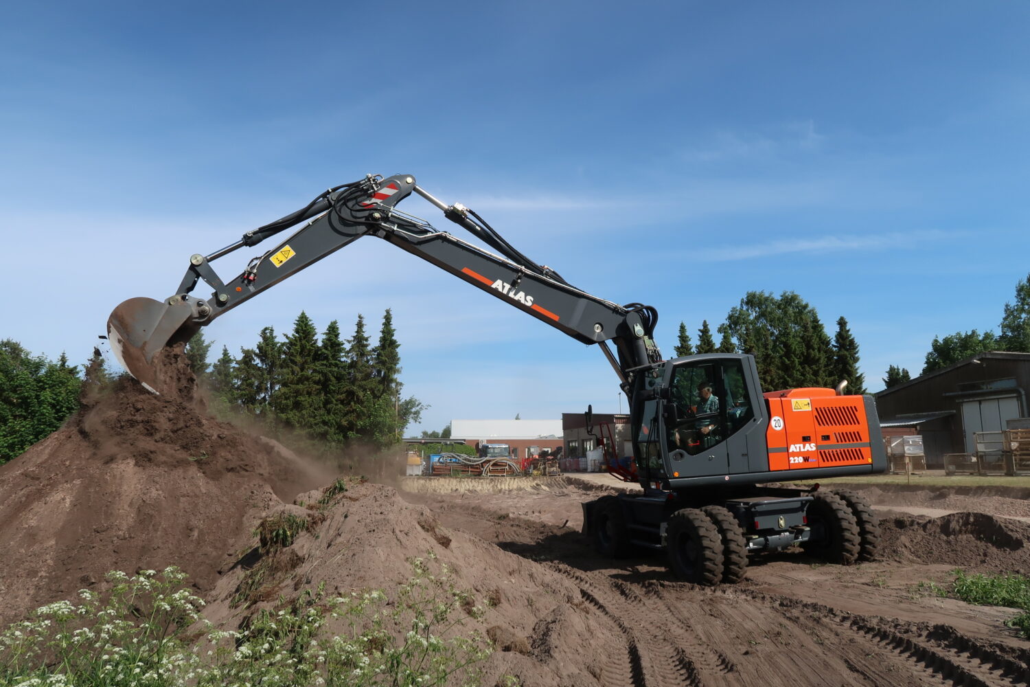 Mobilbagger Atlas 220 W